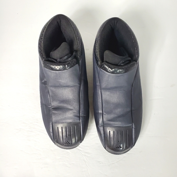 kobe adidas moon boots